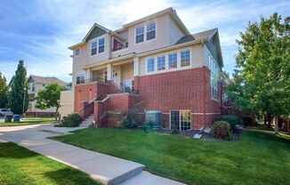 1405 S DAYTON CT