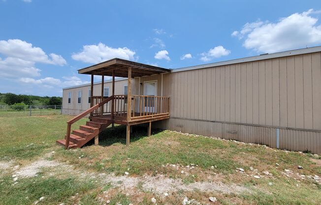 3 bedrooms / 2 baths mobile home on 3 acres, just 5 miles to TAMU Campus