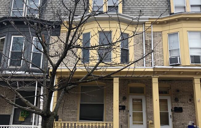 Harrisburg 3 Bedroom 1 Bath, Yard, Parking