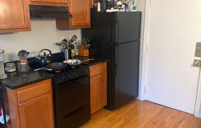 2 beds, 1 bath, $3,640, Unit 20