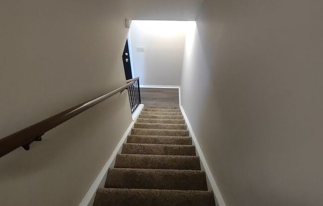 3 beds, 1.5 baths, 1,050 sqft, $1,249, Unit 3108