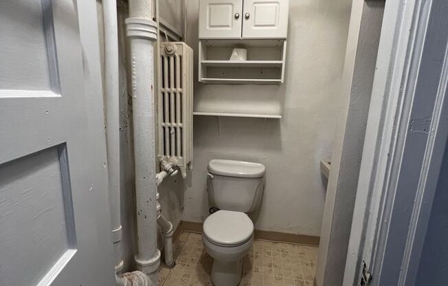 Studio, 1 bath, $650, Unit B02