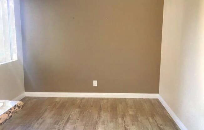 Beautifully updated house in Burbank Blvd is now available for rent