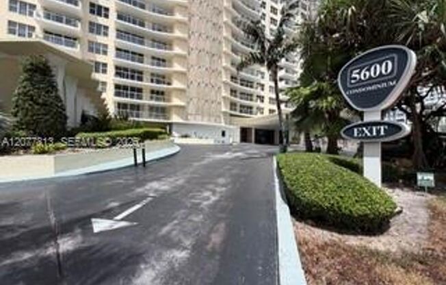 2 beds, 2 baths, $4,500, Unit # 15 J