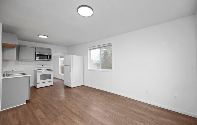 3 beds, 1 bath, 1,000 sqft, $1,700, Unit 13327 W. 12th Ave.