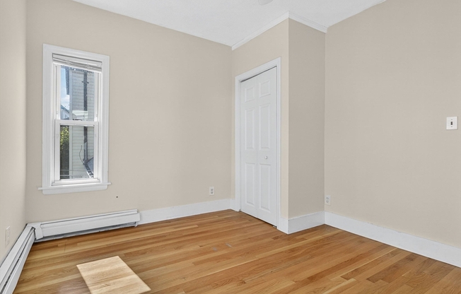 4 beds, 1 bath, 1,285 sqft, $3,000, Unit 2