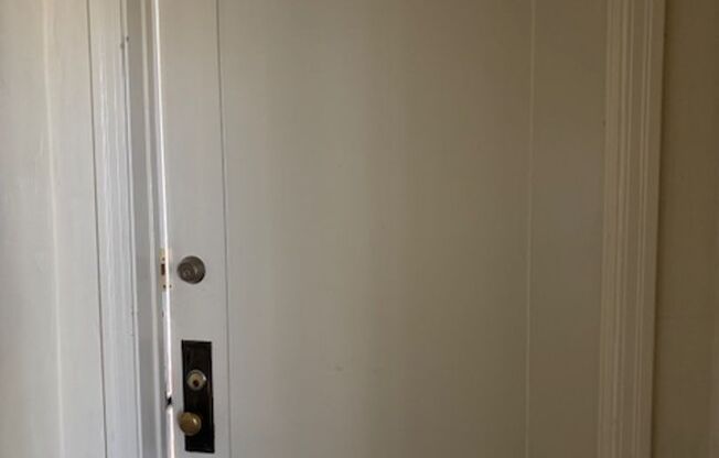 Beautiful spacious and bright apartment in the Pasadena Area