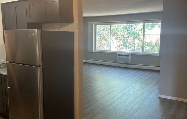 2 beds, 1 bath, 921 sqft, $1,589, Unit 3-303