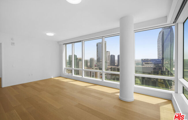 2 beds, 2 baths, 1,305 sqft, $4,800, Unit 2811