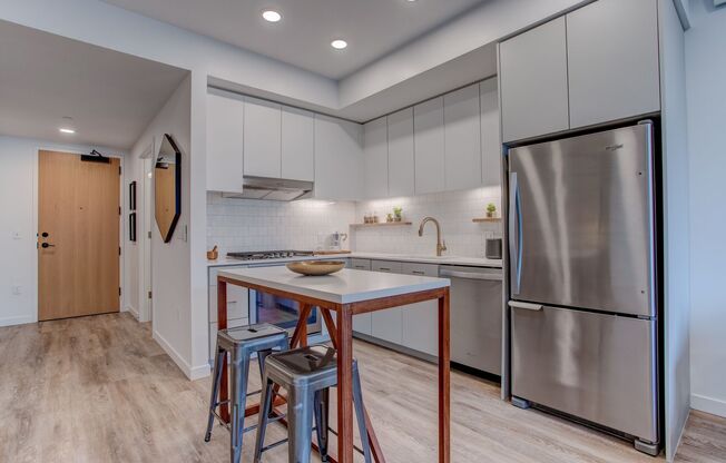 1 bed, 1 bath, 661 sqft, $1,695, Unit 307