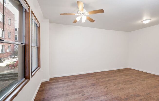 Studio, 1 bath, 400 sqft, $1,150, Unit A09