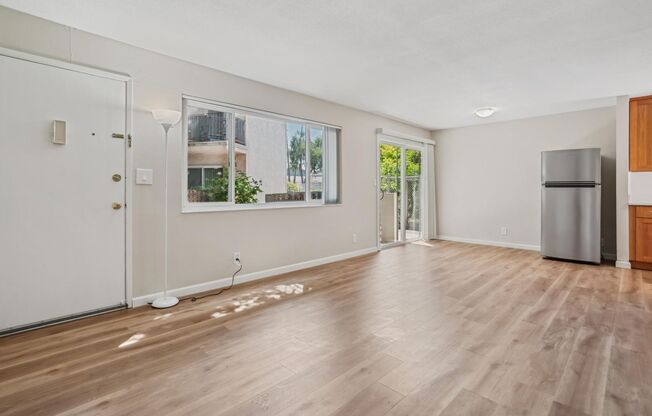 681 BELLFLOWER AVE