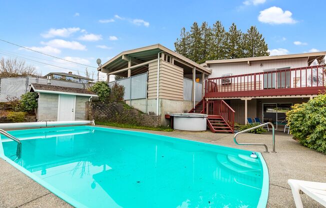 Lower Kennydale - Renton 4-bedroom 2.5 bath.