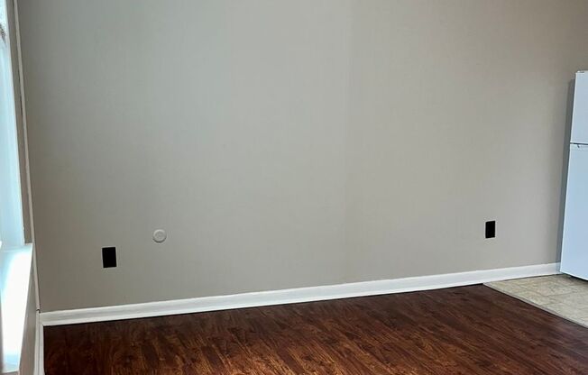 1 bed, 1 bath, 375 sqft, $850, Unit 6