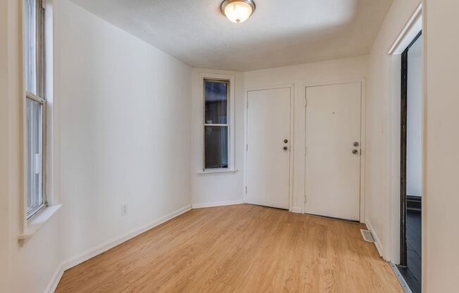 1 bed, 1 bath, $950, Unit Apt 1 (Bottom Side Door)