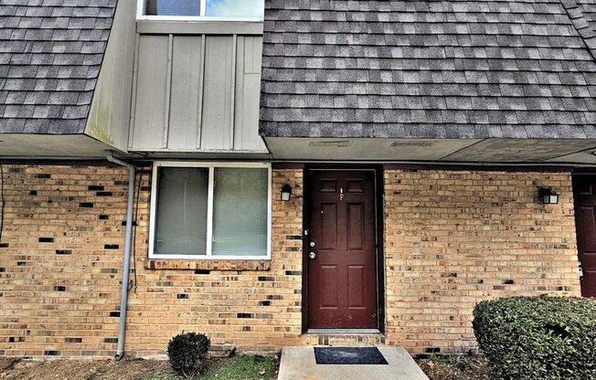 3 beds, 2.5 baths, 1,403 sqft, $1,295, Unit 10F