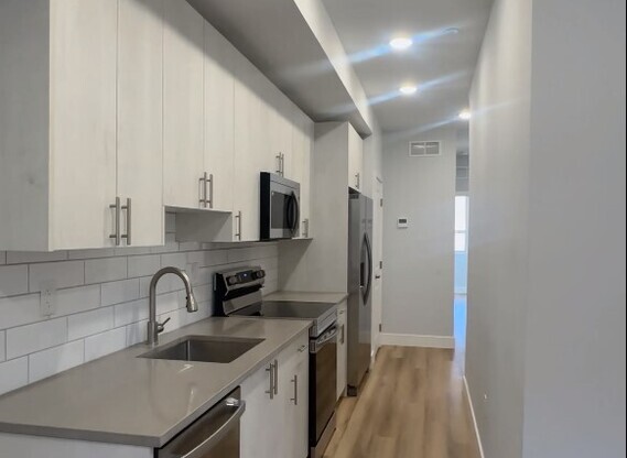 3215 N 13 ST