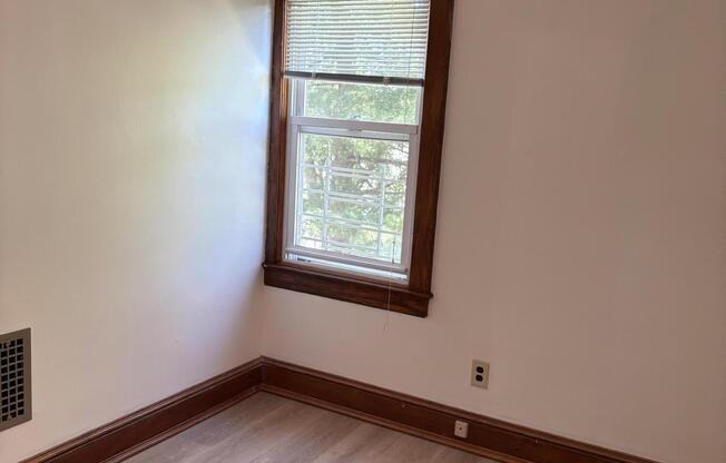 24 WINTHROP PL