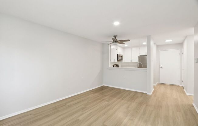 1 bed, 1 bath, 695 sqft, $1,998, Unit 319