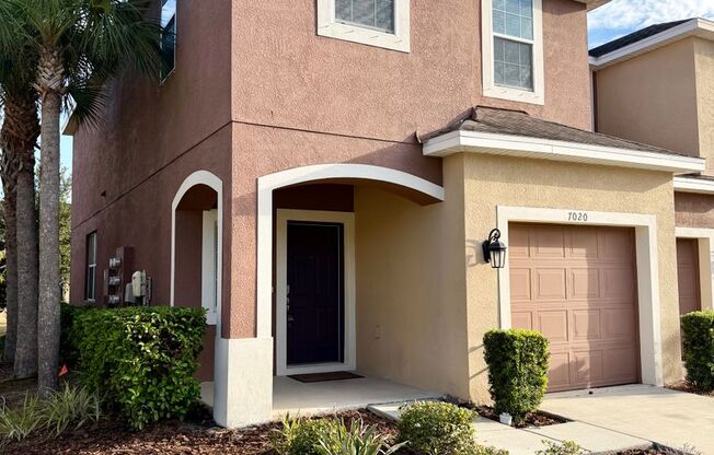 3 BEDROOM 2.5 BATHROOM 1 CAR GARAGE IN PINE RIDGE AT OAK CREEK !!!