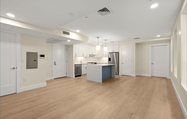 2 beds, 2 baths, 1,114 sqft, $3,950, Unit 402