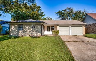 Cozy 3BD Home with Functional Features and Ample Outdoor Space