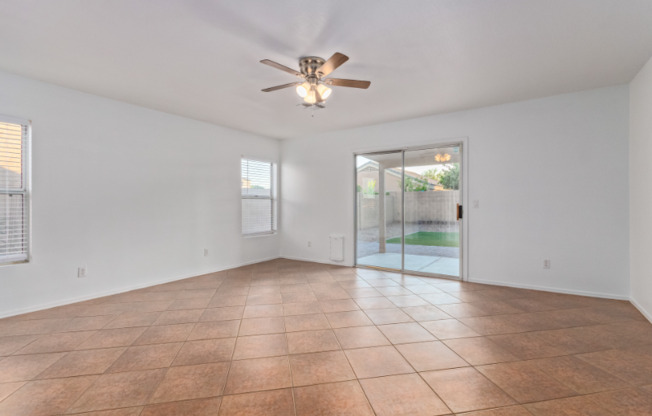 12806 N 127 DR
