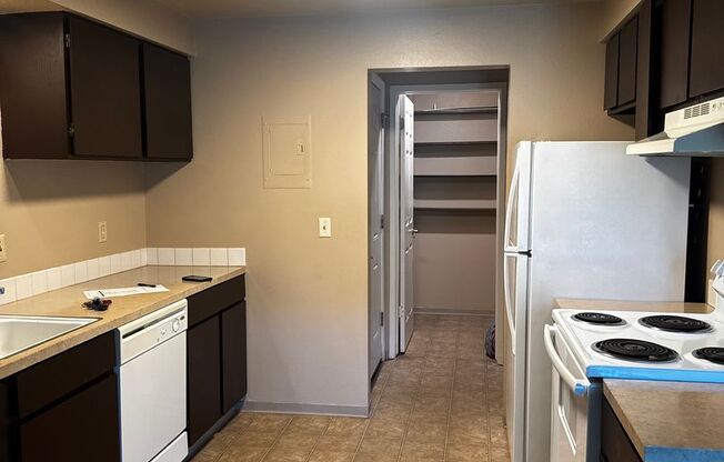 Brentwood Gardens Apartments