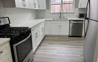 2 beds, 1 bath, $3,500, Unit 1080