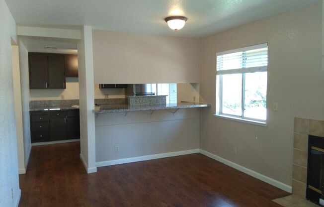 1 bed, 1 bath, 588 sqft, $1,595, Unit 43