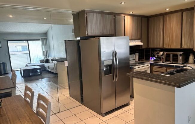 Beautiful Large 2+2, Balcony, Central AC ~ 1 MONTH FREE