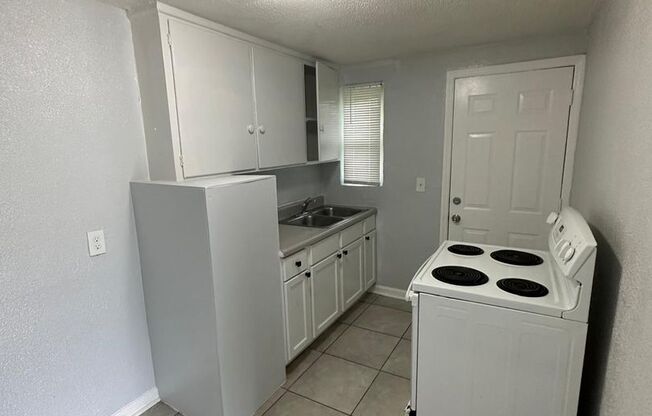 2 beds, 1 bath, 750 sqft, $900, Unit 2120