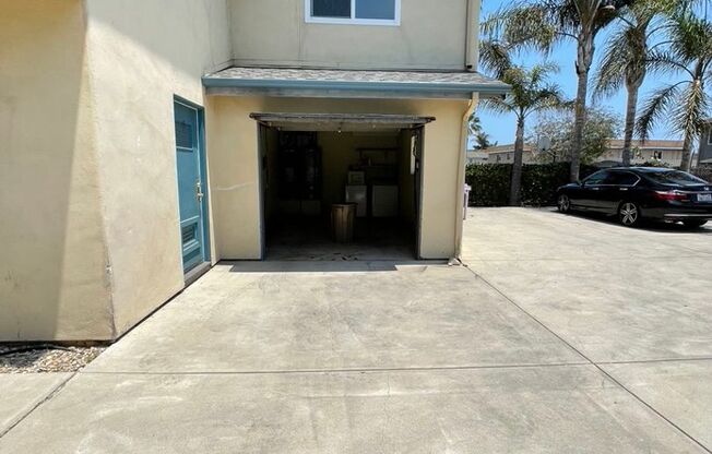 3 beds, 1 bath, $6,150, Unit A