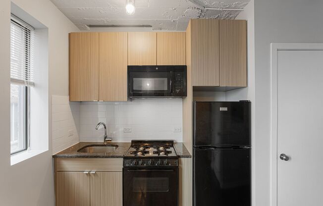 5718 North Winthrop Ave.