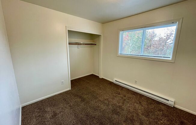 3 beds, 1 bath, $1,350, Unit #11