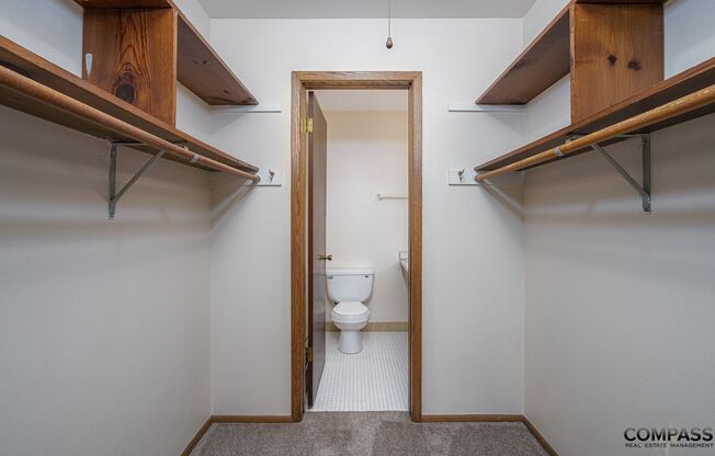 2 beds, 1.5 baths, 884 sqft, $1,275, Unit 101