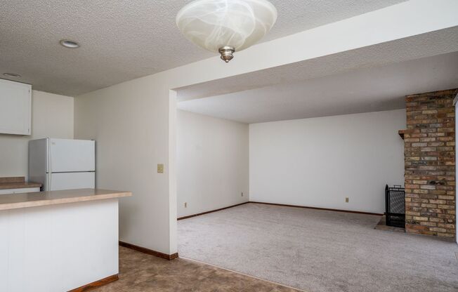 1 bed, 1 bath, 900 sqft, $1,295, Unit 46-306