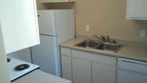 2 beds, 1 bath, 800 sqft, $1,700, Unit 253