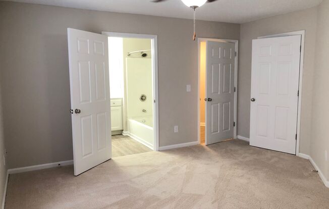 2 beds, 2 baths, 1,270 sqft, $1,600, Unit 2730-4 Pearl Remodel