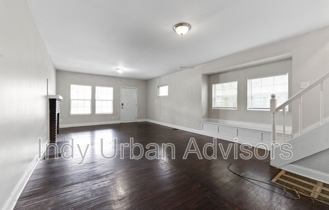 903 N OXFORD ST