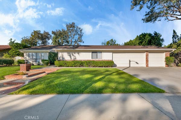 9201 PASO ROBLES AVE
