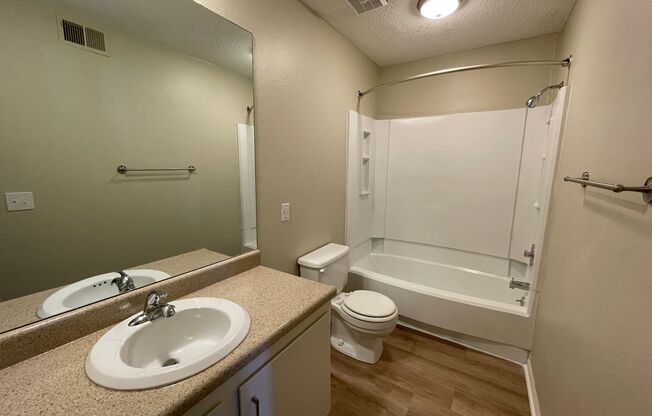 1 bed, 1 bath, 575 sqft, $1,050, Unit 5939-8