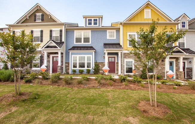 3 Bedroom Townhome with detached garage.  AVAILABLE JULY 19TH Centrally Located in Huntersville