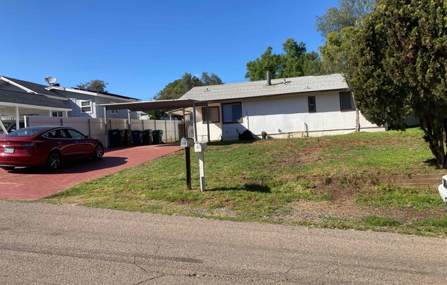 225 LENTO LN
