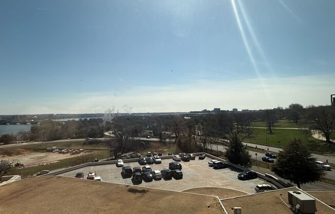 Updated Studio Apartment with AMAZING D.C. View