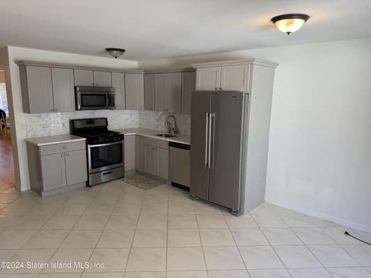 3 beds, 3 baths, 1,470 sqft, $3,000