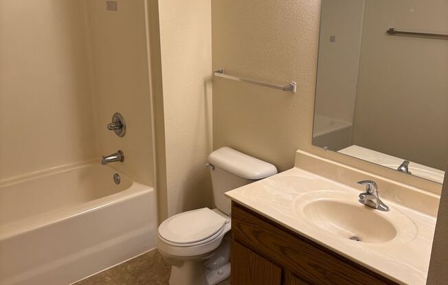 2 beds, 1.5 baths, 950 sqft, $1,224, Unit 3344 - 212