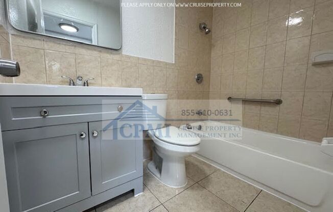 2 beds, 1 bath, 827 sqft, $1,825, Unit 555