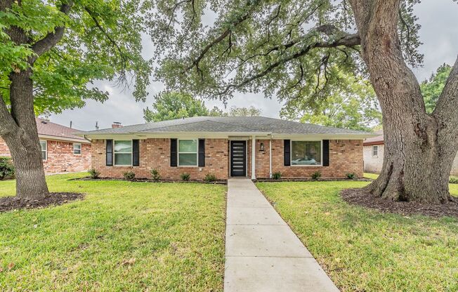 Bright, clean & open concept 3/2/2 home Plano - 1300 Potomac Drive, Plano TX 75075