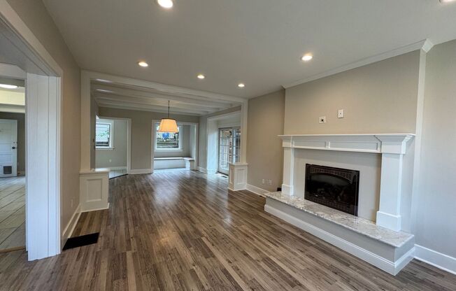 Warm & cozy 5 bed 2.5 bath home in the heart of QueenAnne in Seattle